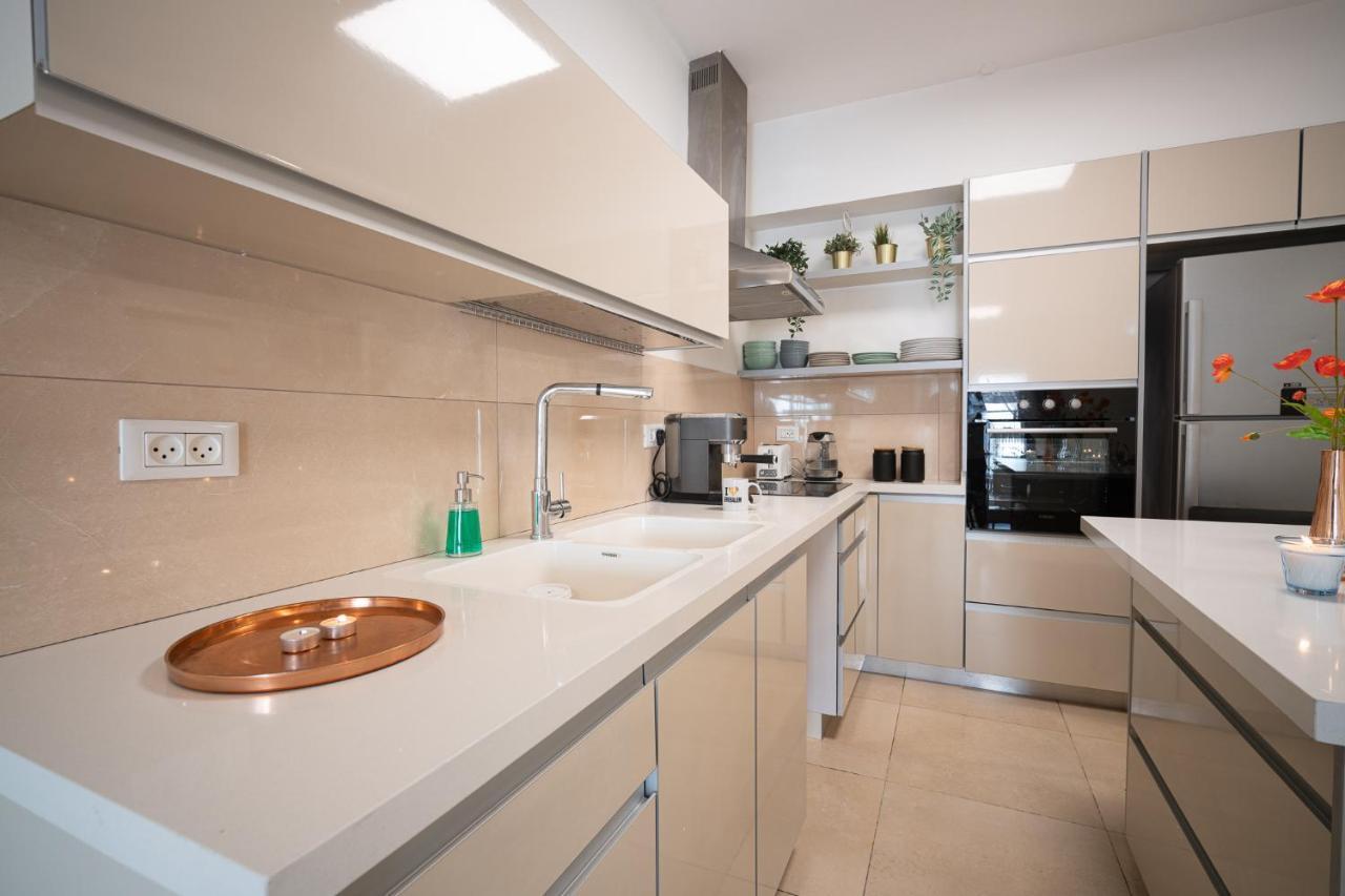 Harav Kuk Modern Apartment By Nimizz القدس المظهر الخارجي الصورة