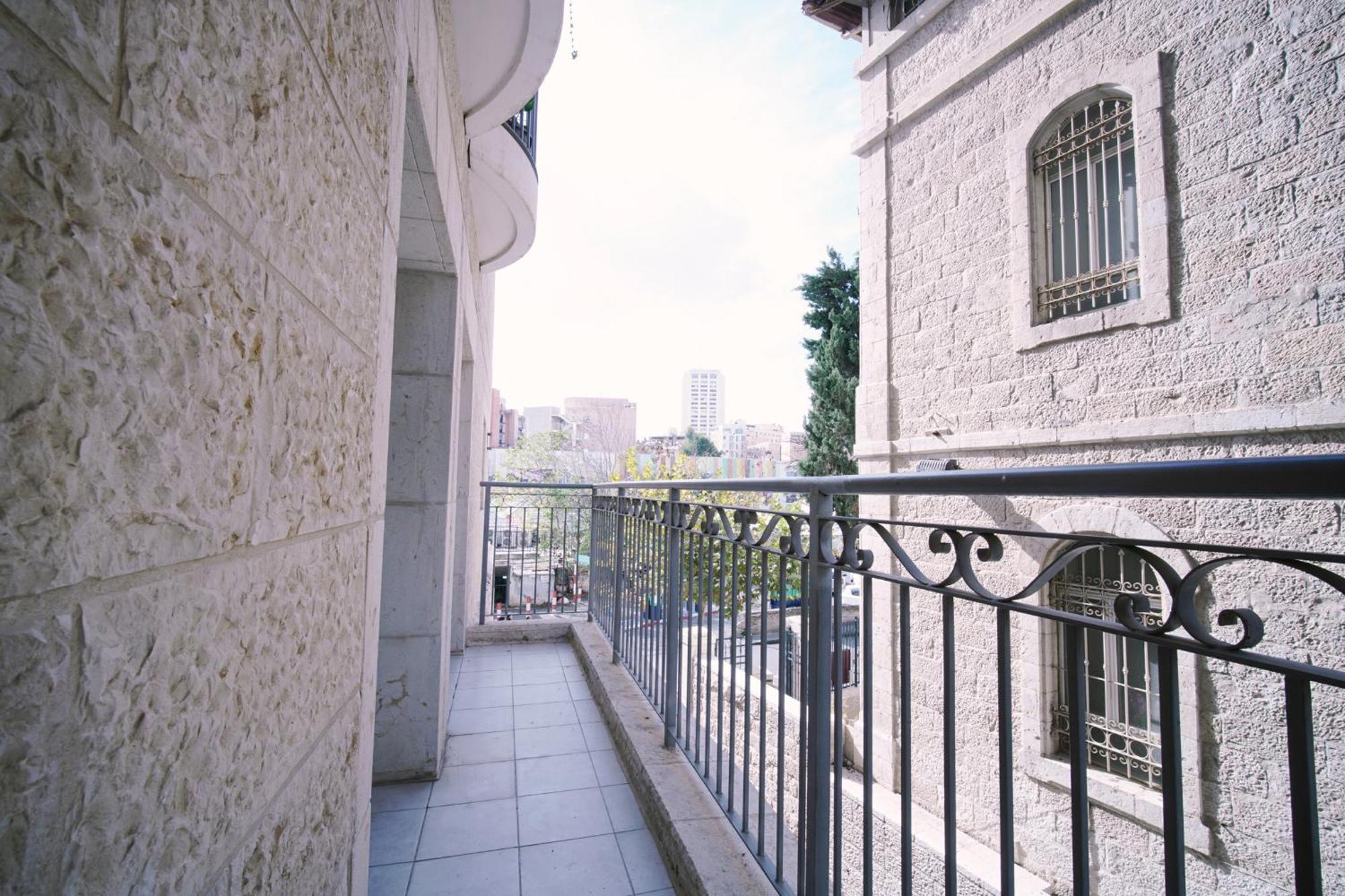 Harav Kuk Modern Apartment By Nimizz القدس المظهر الخارجي الصورة